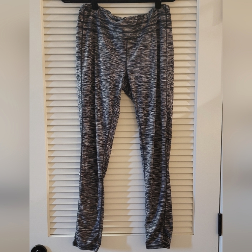 White/Black/Grey Workout Athletic Leggings With Zipper Pocket